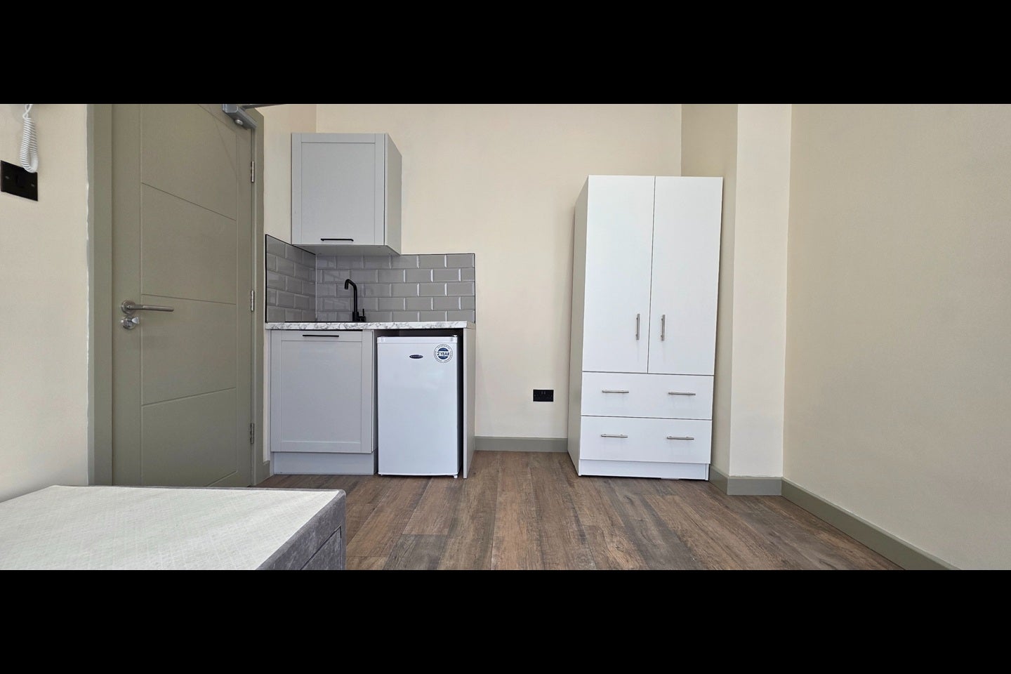 Room Sportsbank Street in Greater London