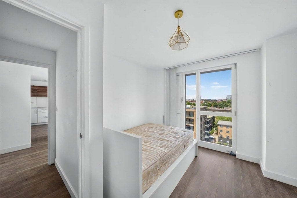 Flat Jefferson Plaza in Greater London