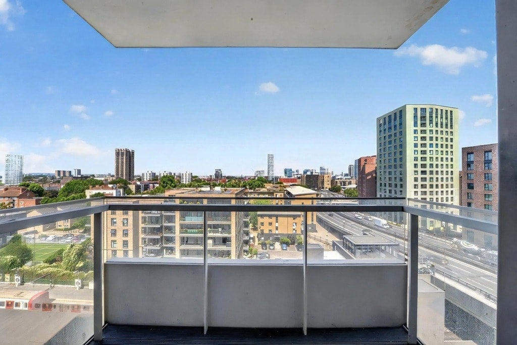 Flat Jefferson Plaza in Greater London