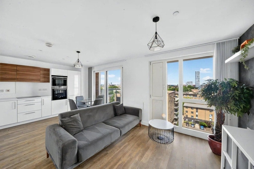Flat Jefferson Plaza in Greater London