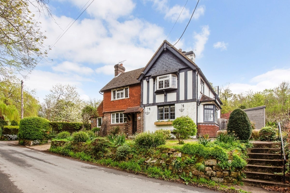 House Poundsbridge Lane in Tunbridge Wells