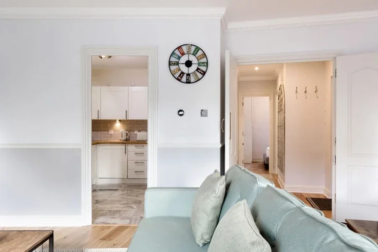 Flat Bermondsey Street in Greater London