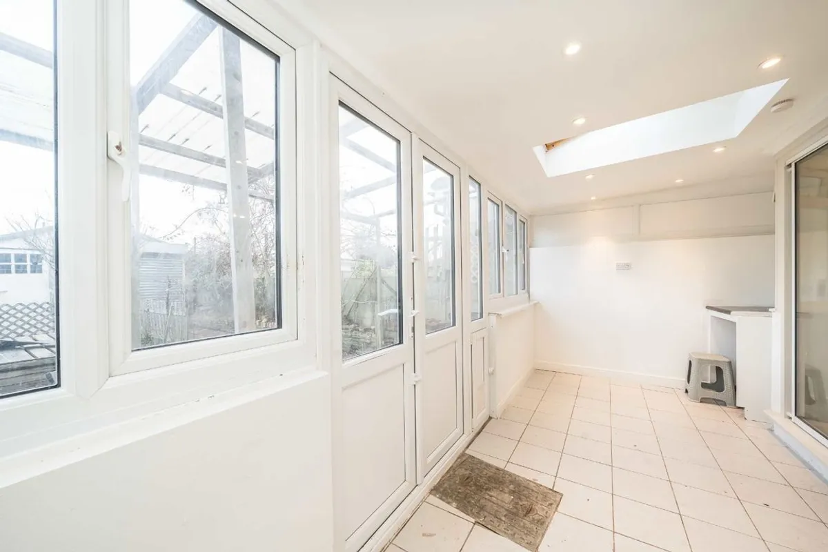 Flat Tamworth Lane in Greater London