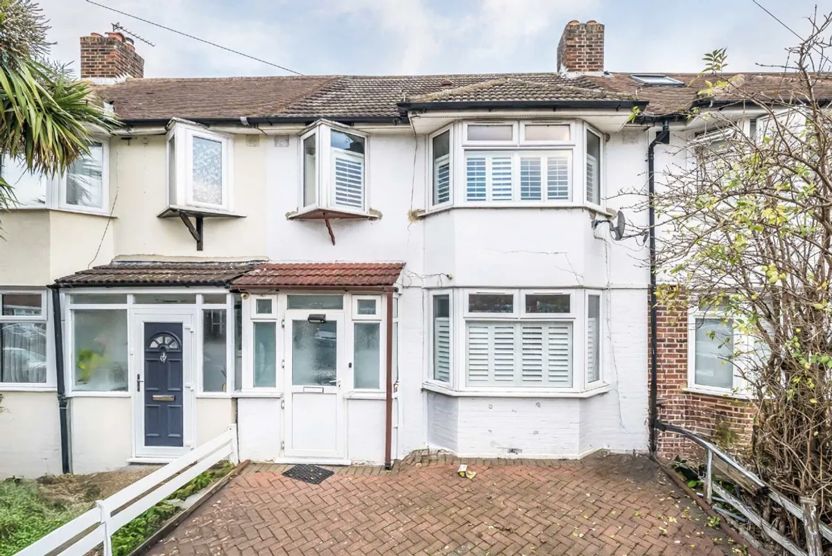 Flat Tamworth Lane in Greater London