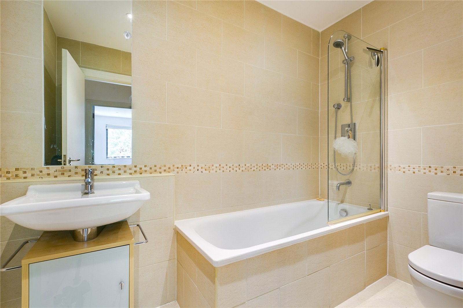 Flat Kimberley Road in Greater London