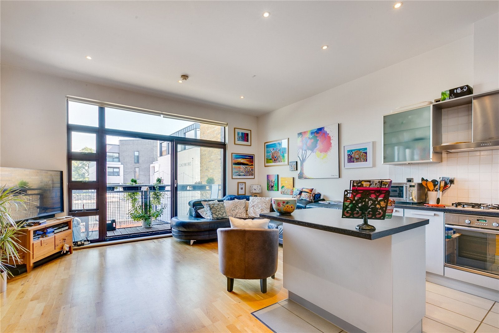 Flat Kimberley Road in Greater London