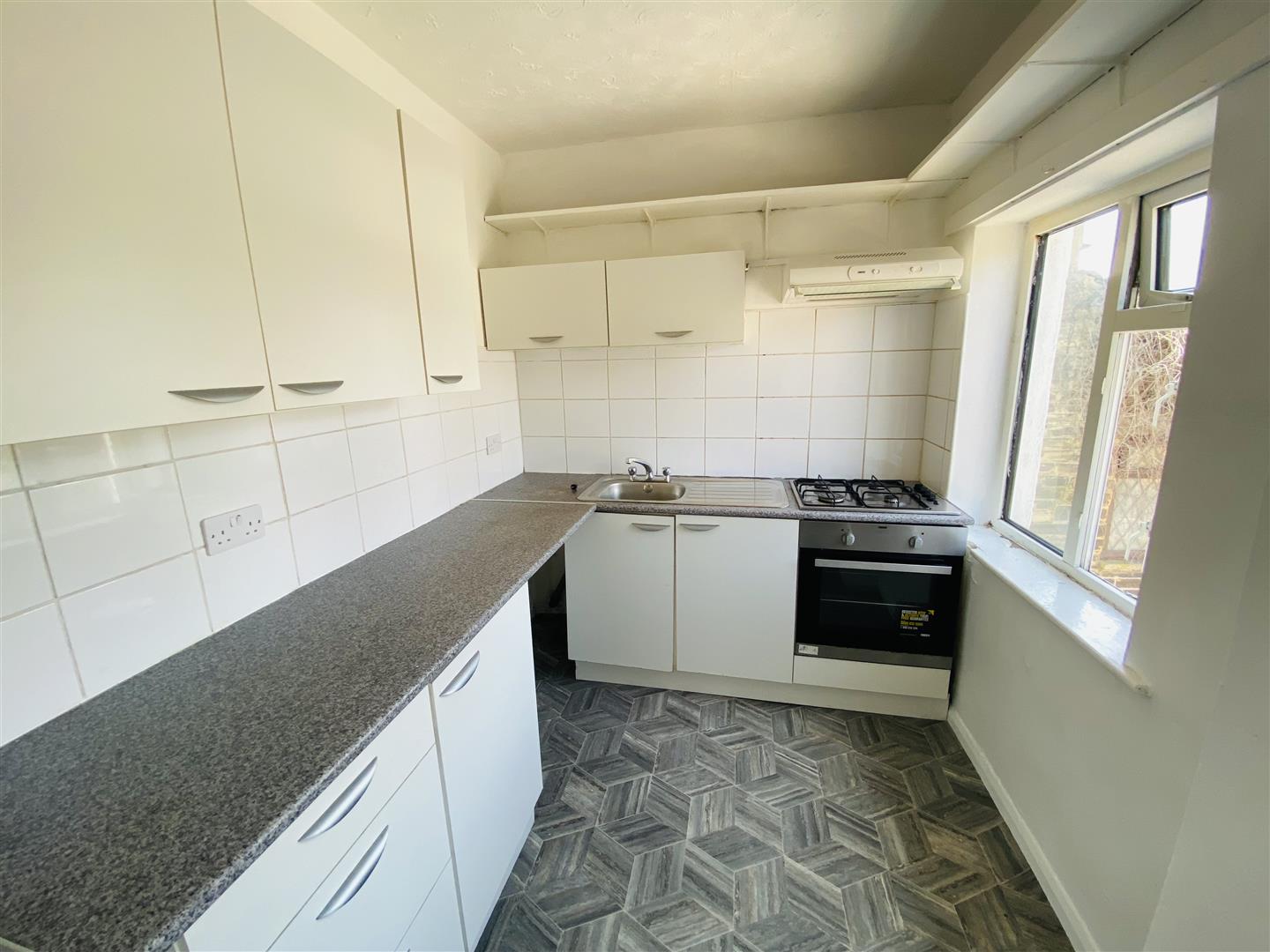 Flat Gaisby Lane in Bradford