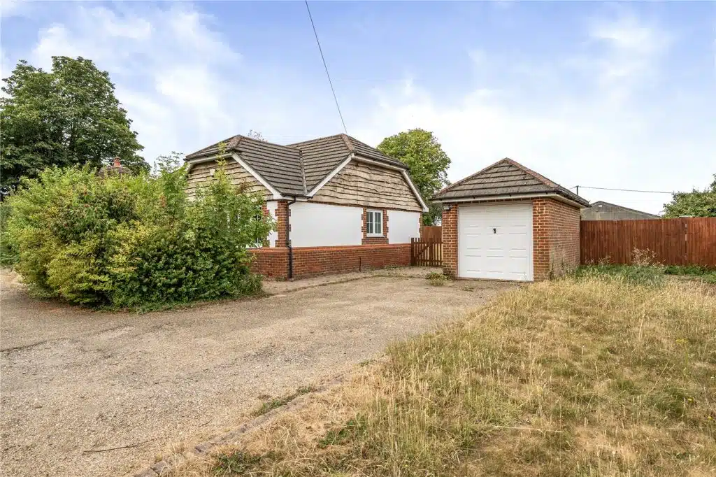 House Lusted Hall Lane in Tatsfield