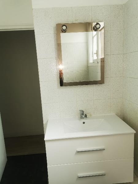 Room Rue des Treilles in Libourne