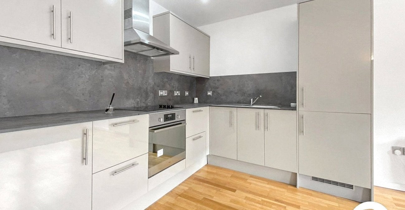 Flat Calderwood Street in Greater London