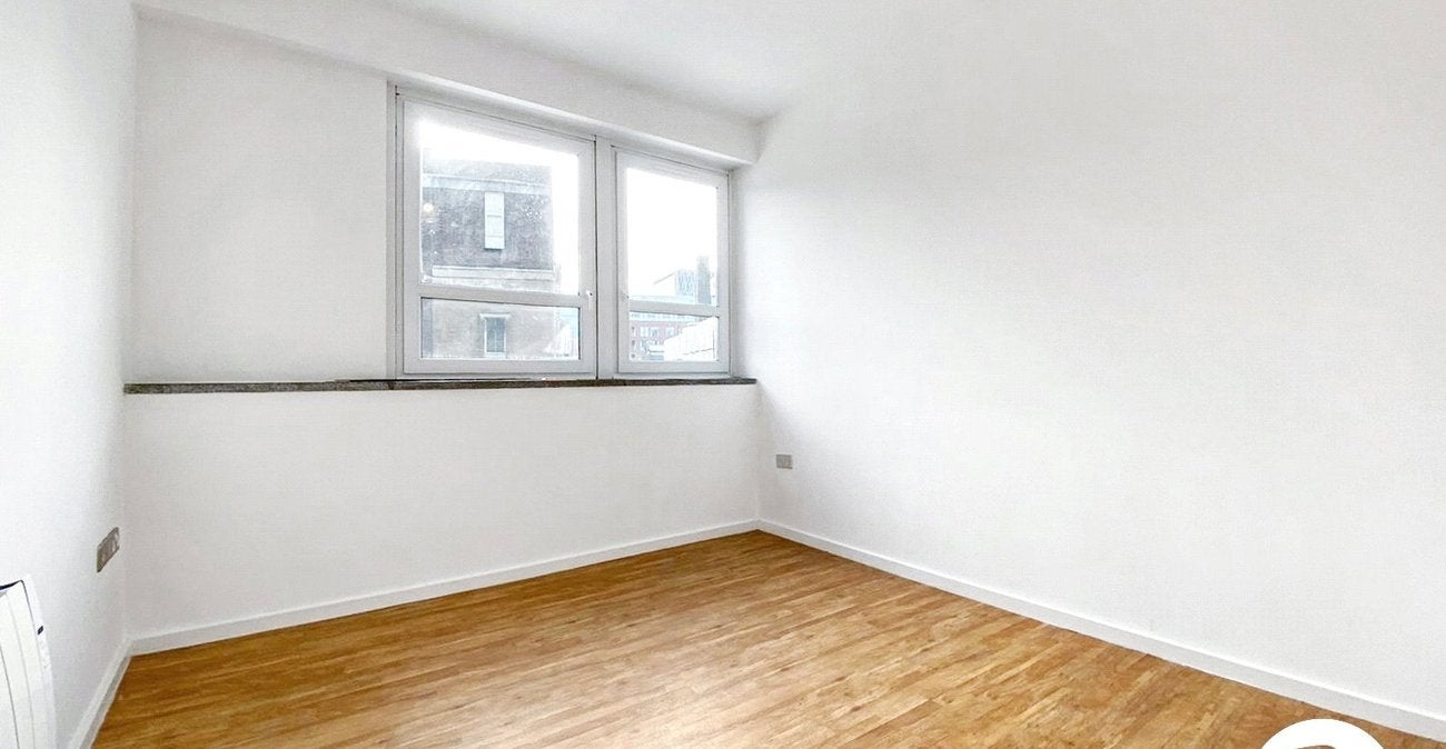 Flat Calderwood Street in Greater London