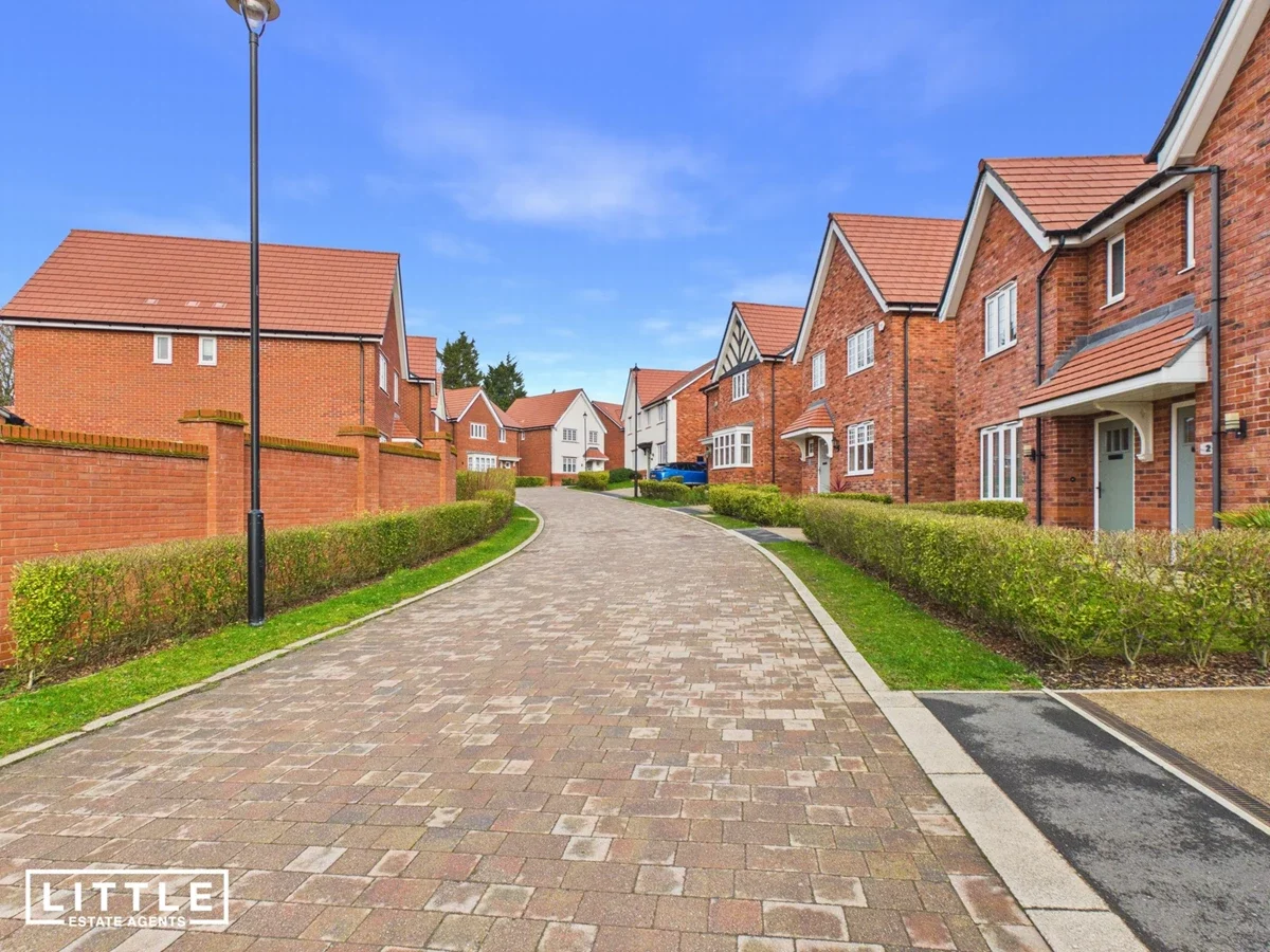 House Aspen Close in Connahs Quay