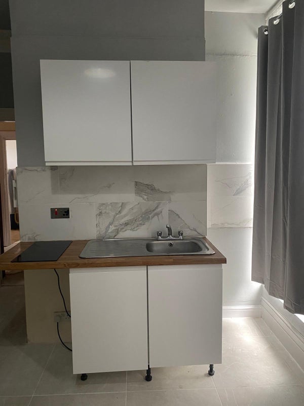 Flat Sigdon Passage in Greater London