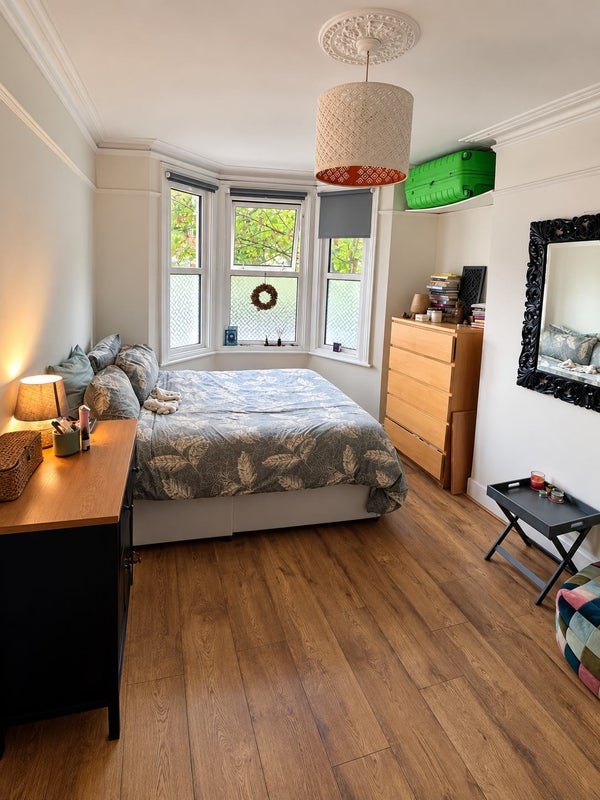Room Felix Road in Greater London