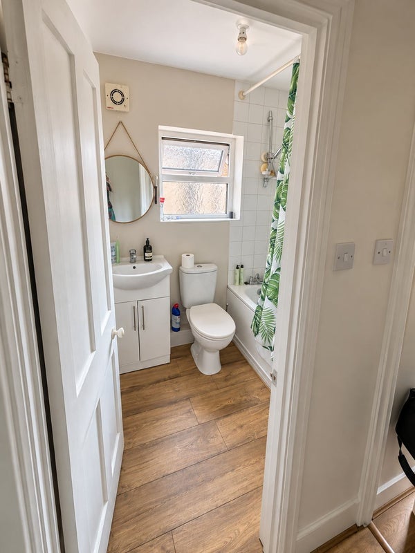 Room Felix Road in Greater London