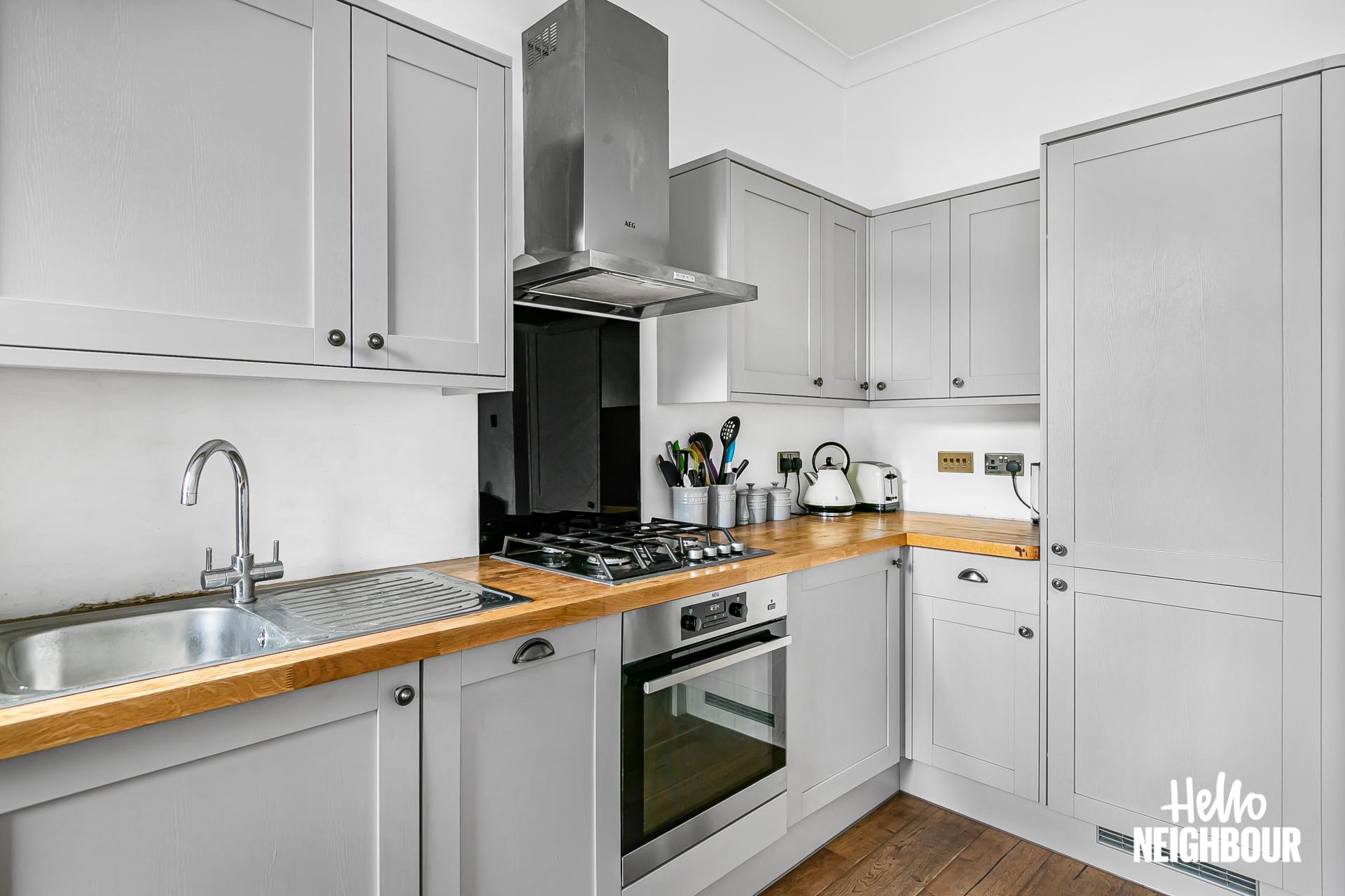 Flat Kingscourt Road in Greater London