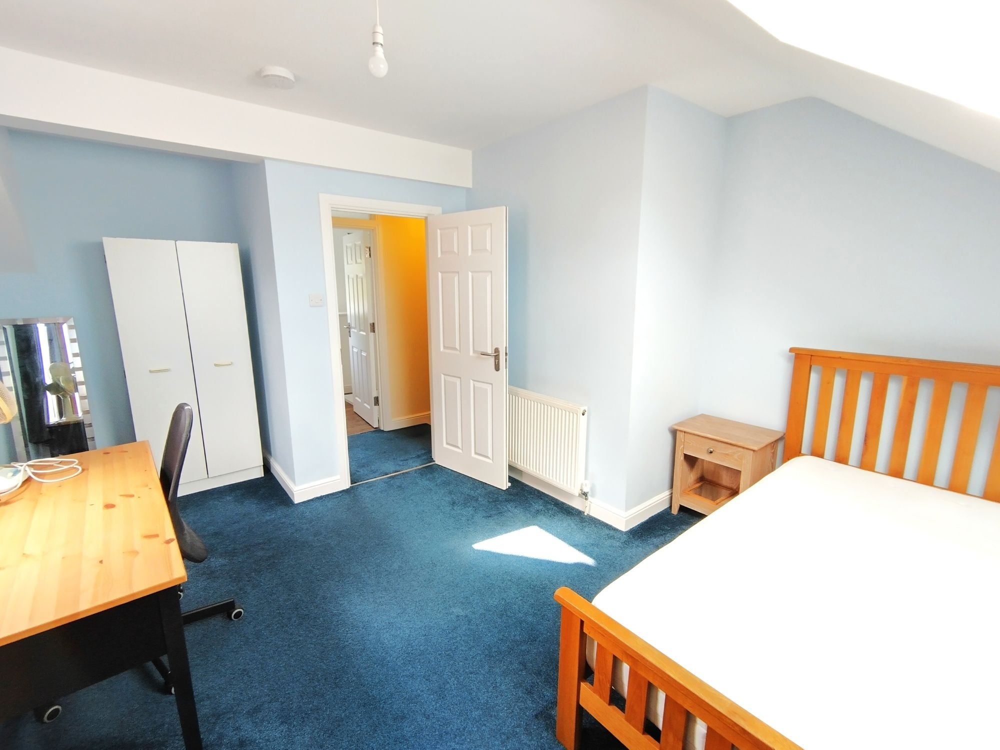 Room City Road in Nottingham