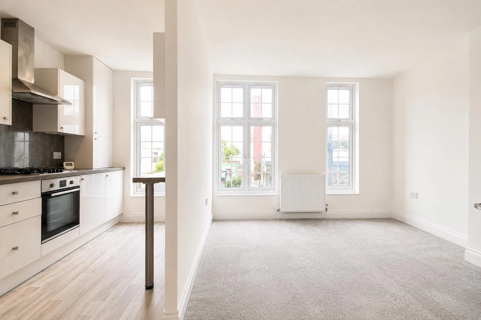 Flat Upper Richmond Road West in Greater London