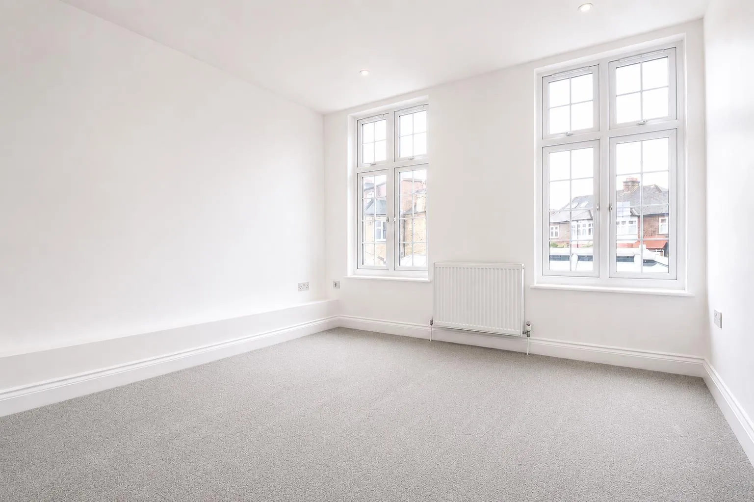 Flat Upper Richmond Road West in Greater London