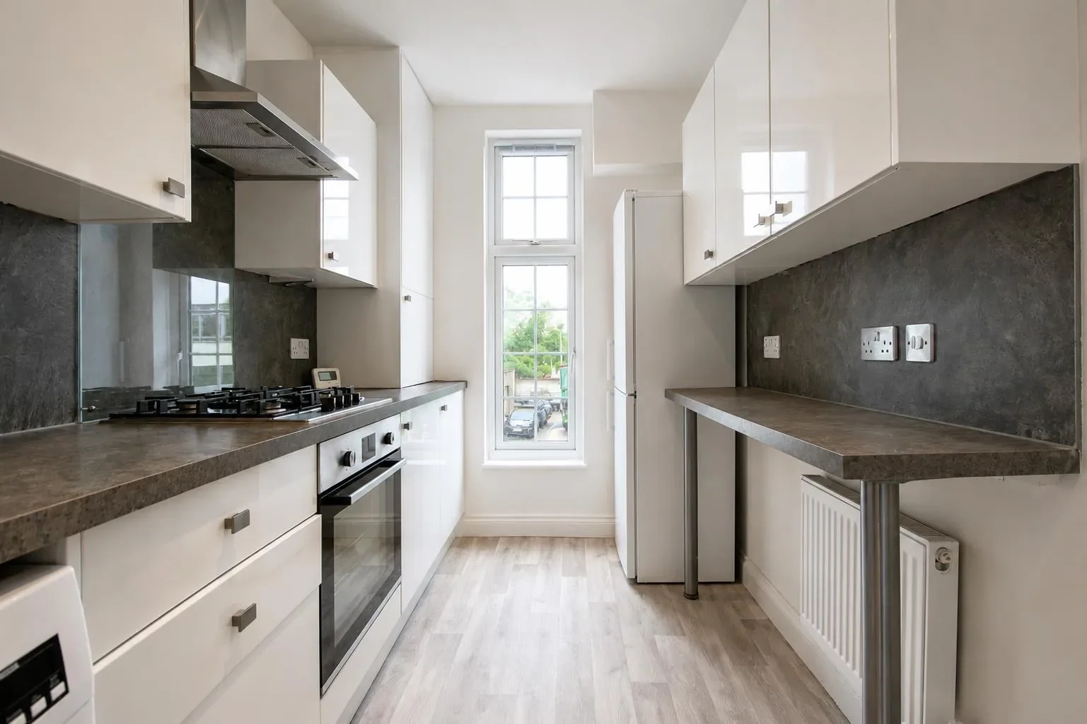 Flat Upper Richmond Road West in Greater London