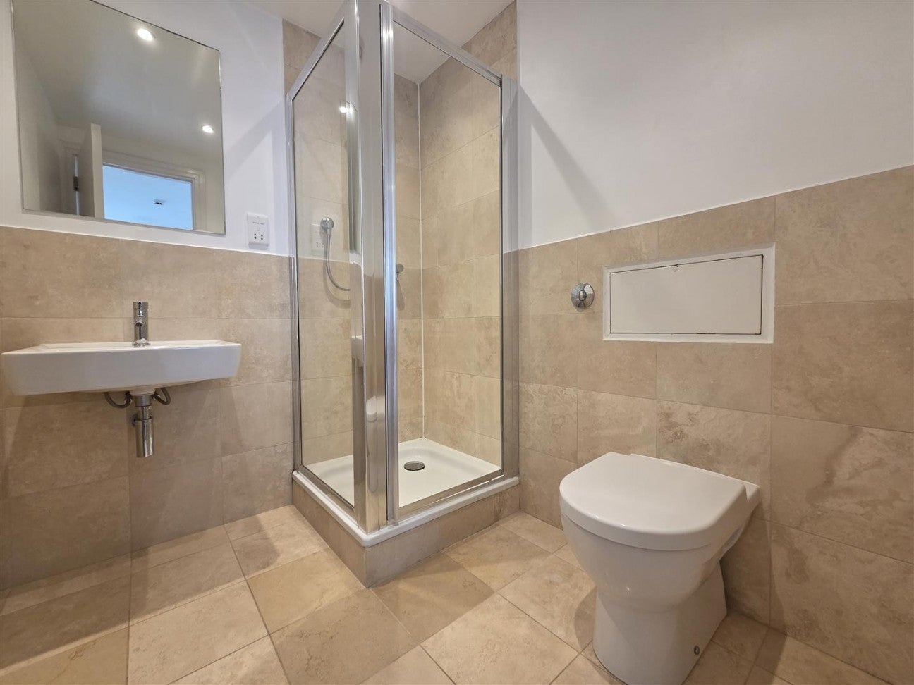 Flat Hardwicks Square in Greater London