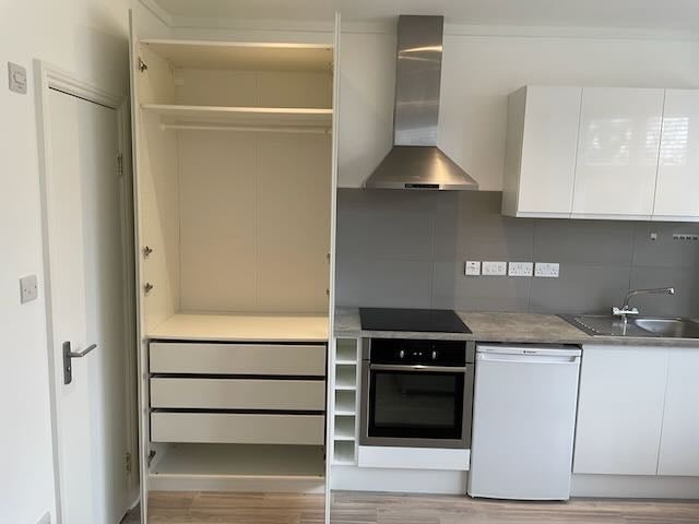 Flat Wycombe Gardens in Greater London