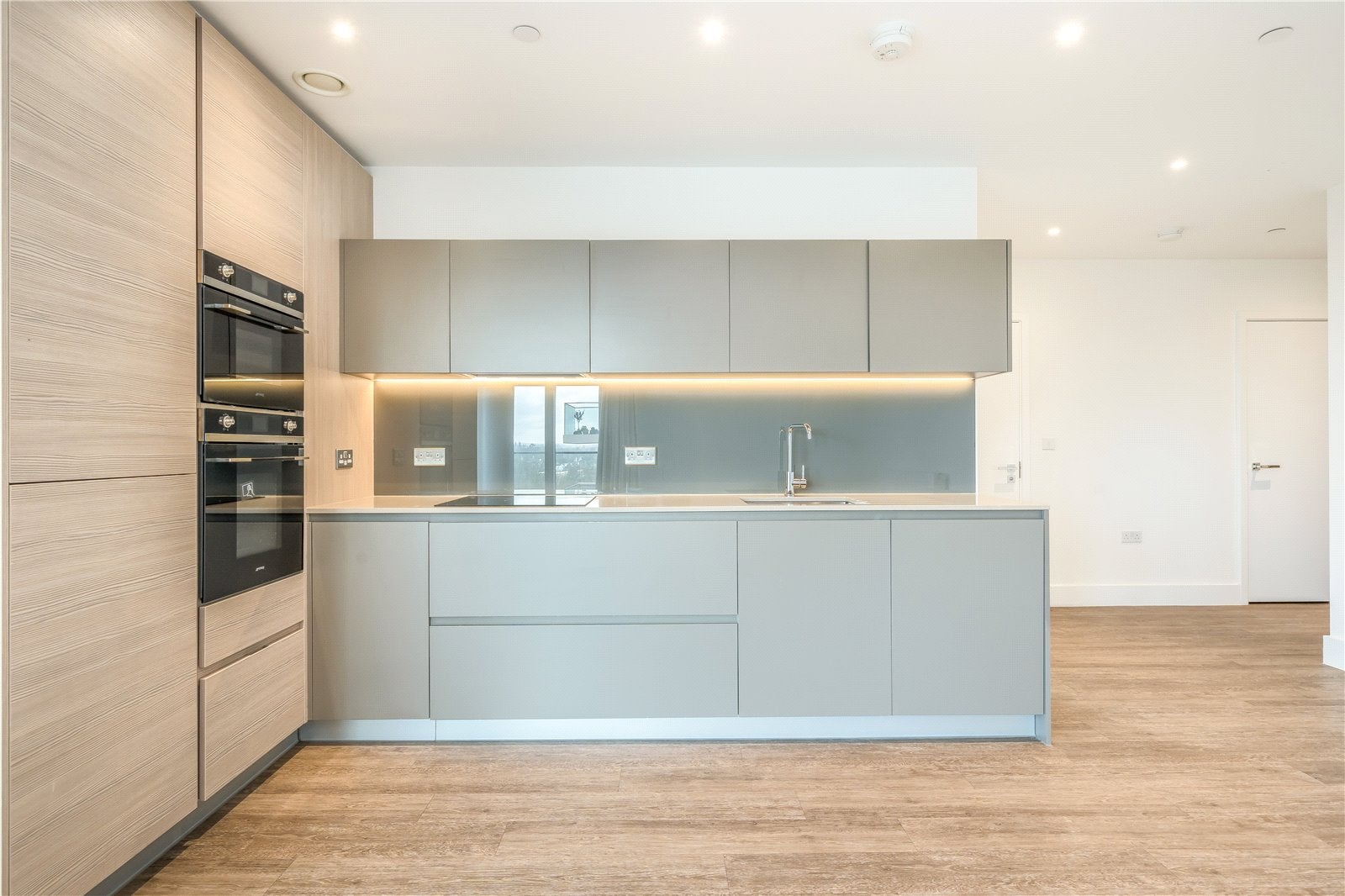 Flat Pegler Square in Greater London
