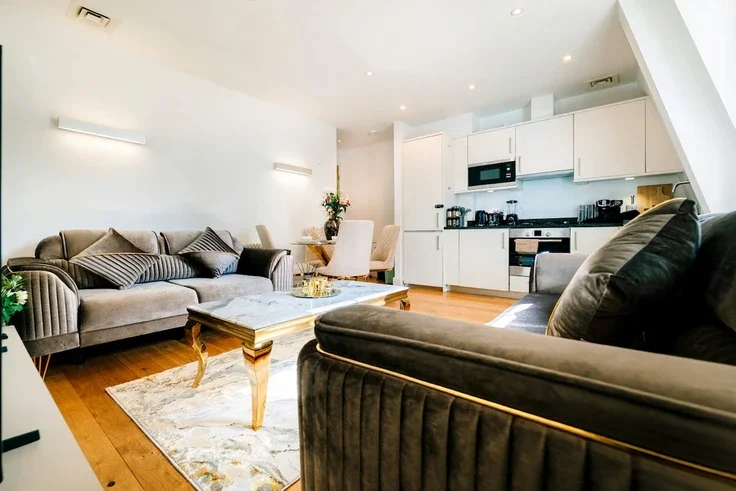 Flat Barter Street in Greater London