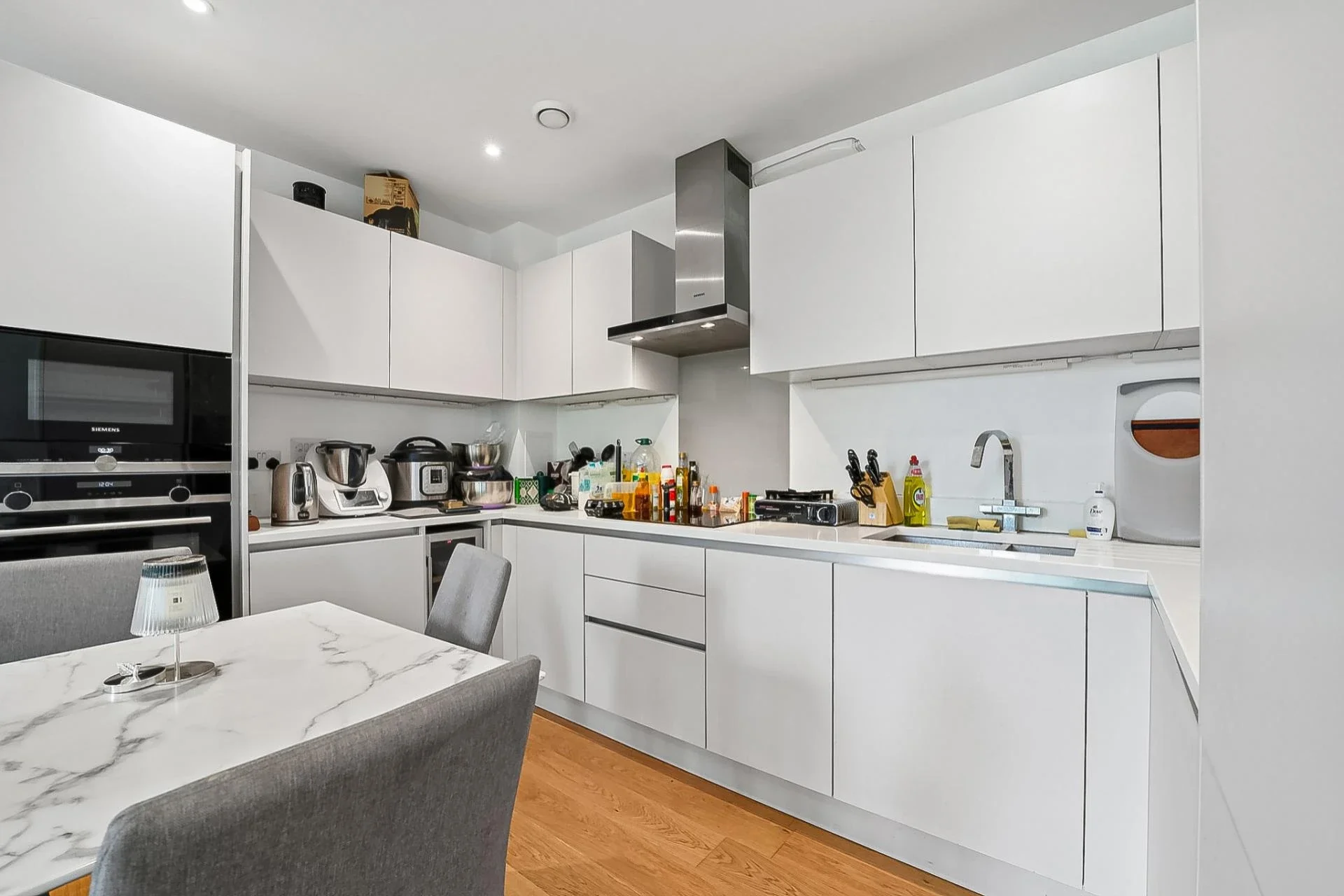 Flat Tollgate Gardens in City of Westminster