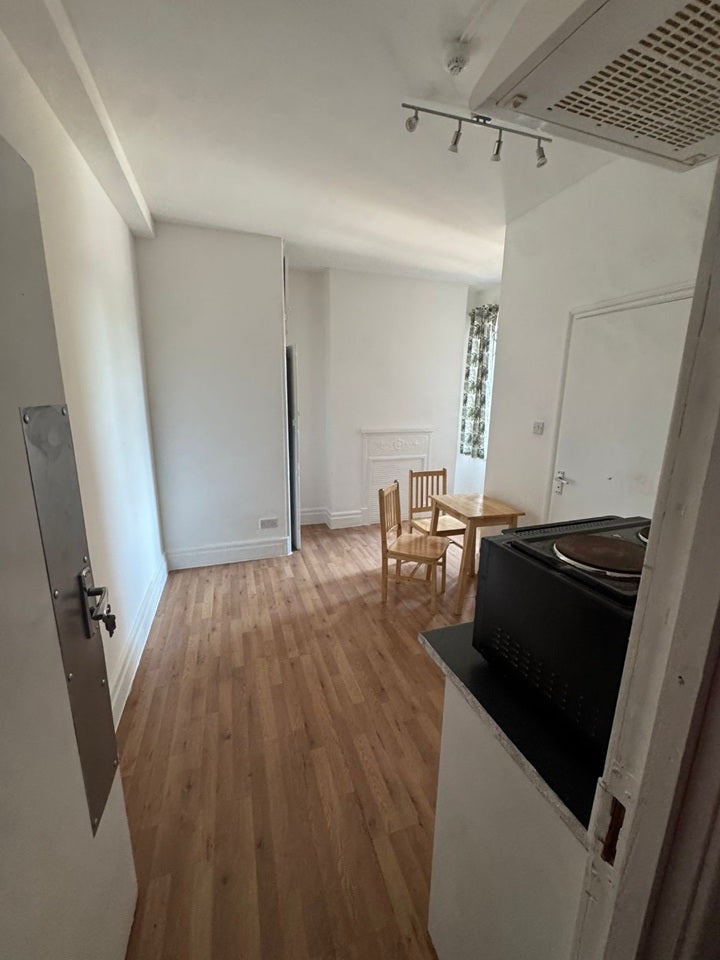 Flat Stamford Hill in Greater London