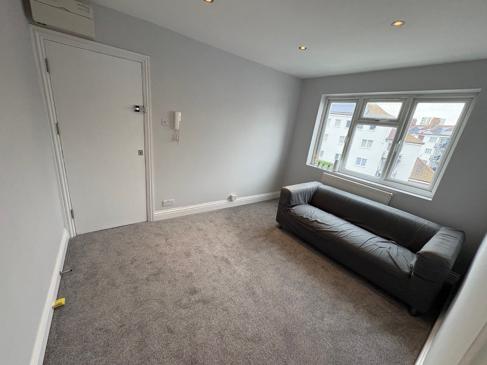 Flat Woolwich Road in Greater London
