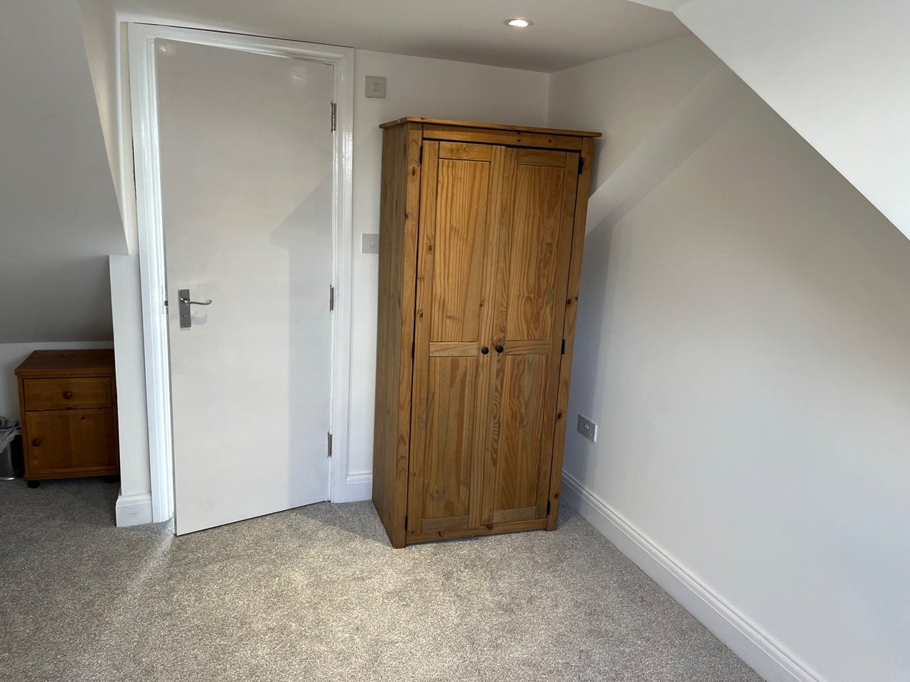 Room Mawney Road in Greater London