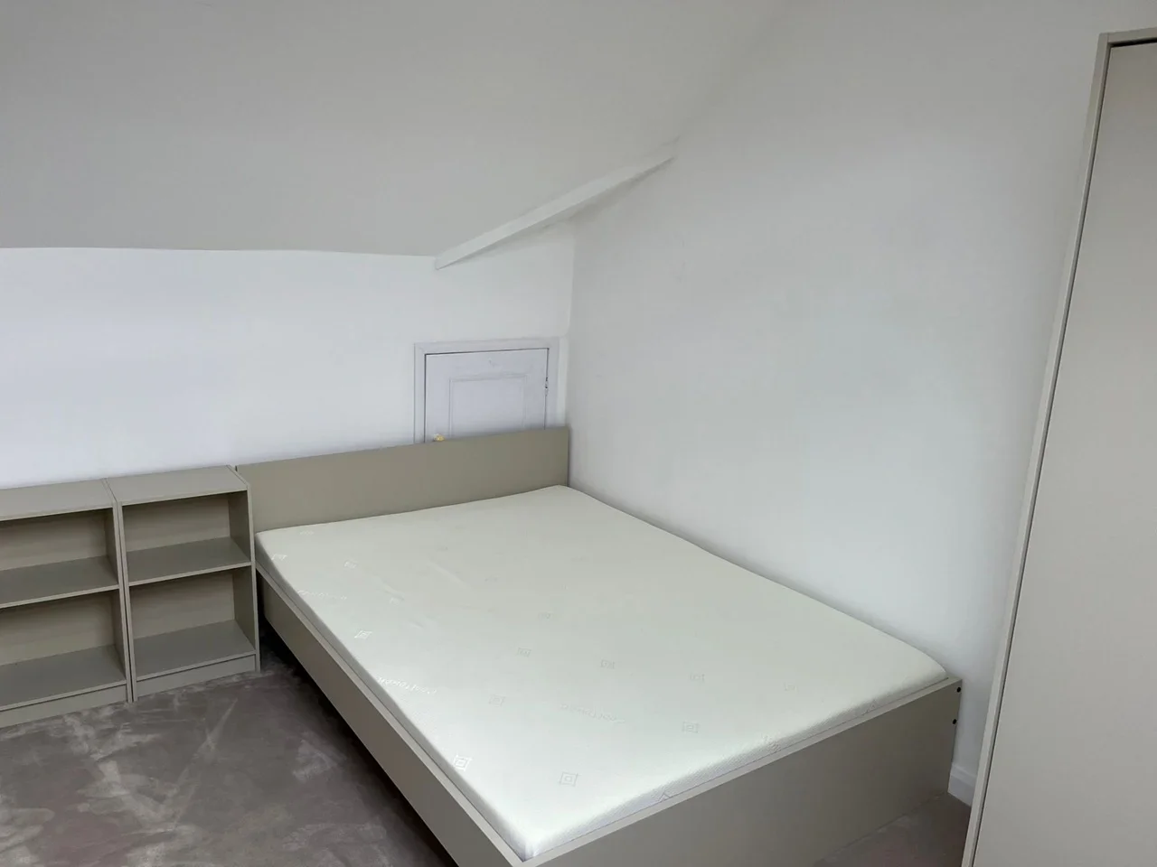 Room Sandringham Road in Greater London