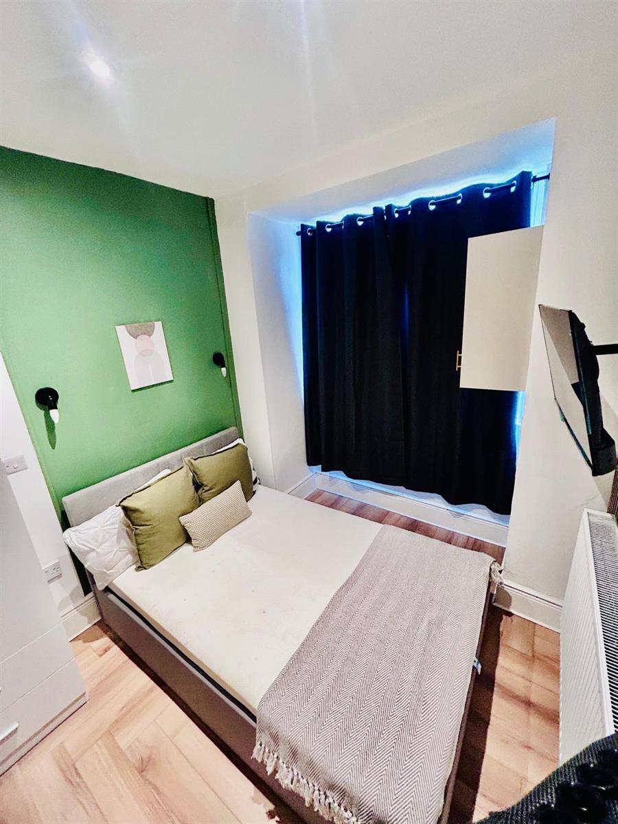 Room Tunnard Street in Boston