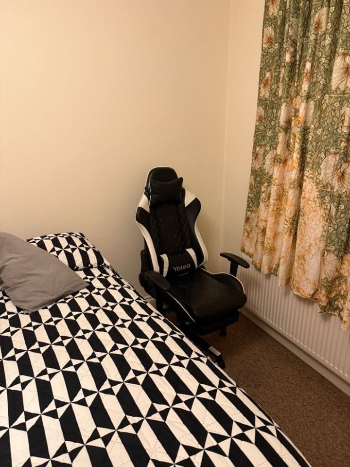 Room Quantock Road in Bristol