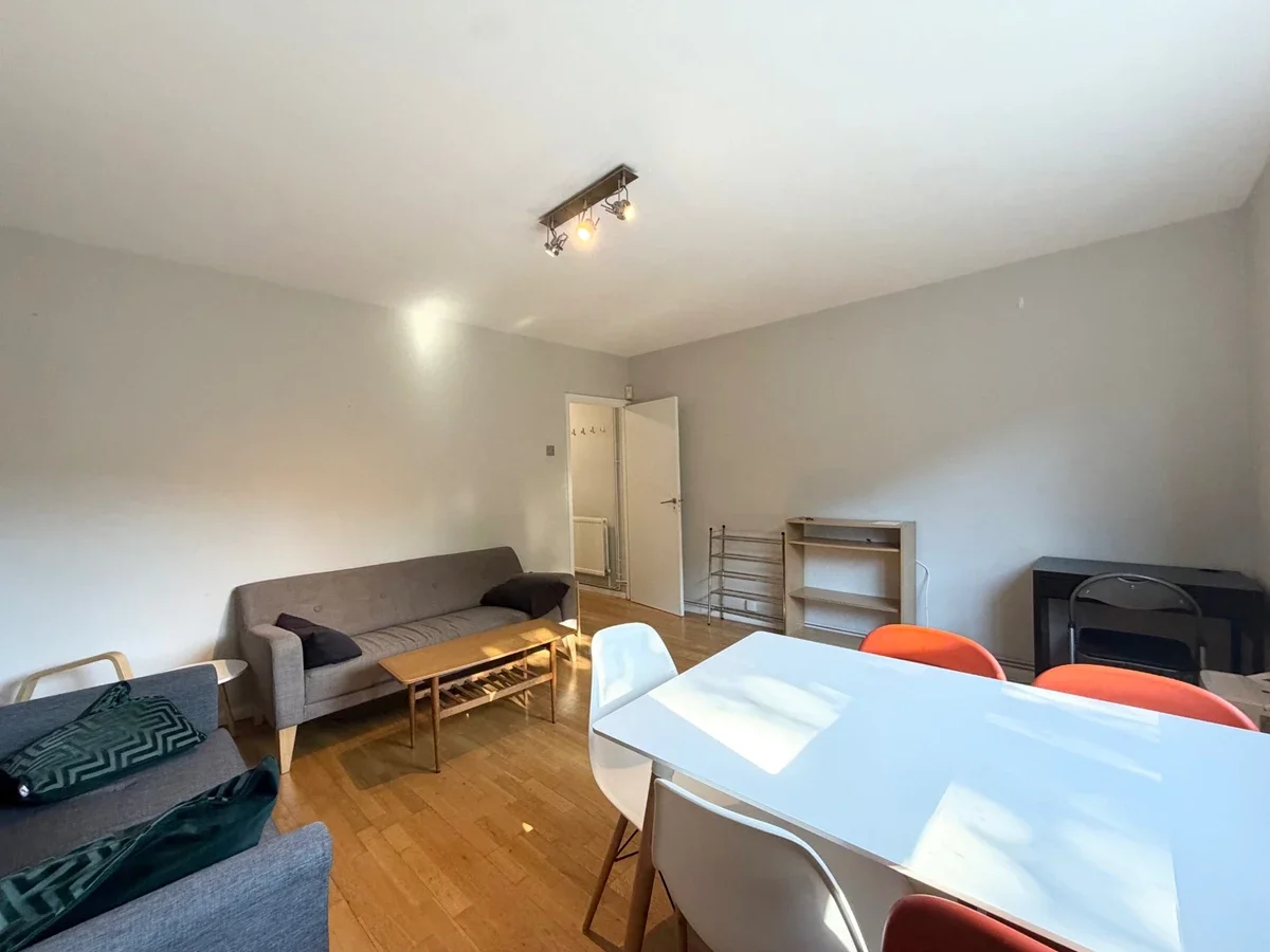 Flat New North Road in Greater London