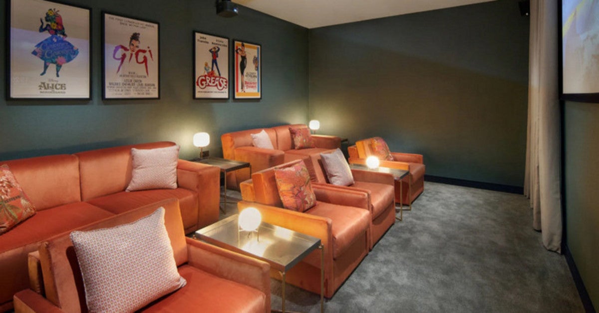 Flat Greenleaf Walk in Greater London