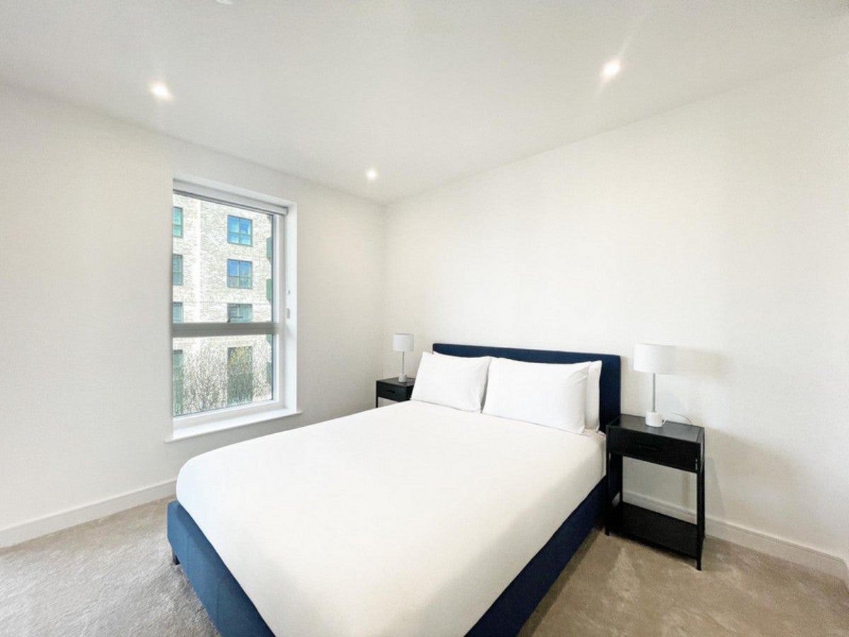 Flat Greenleaf Walk in Greater London