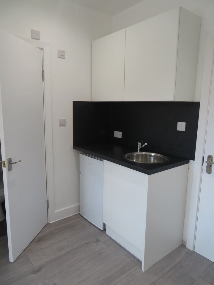 Room Middle Road in Greater London