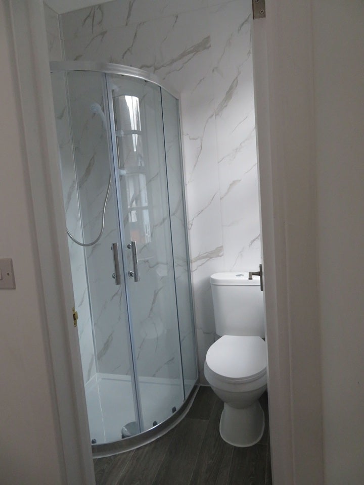Room Middle Road in Greater London