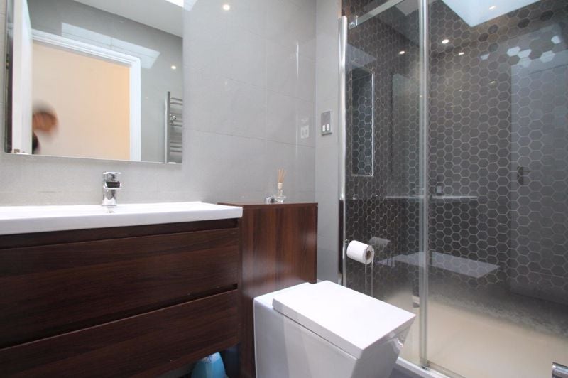 Flat Eagle Mews in Greater London