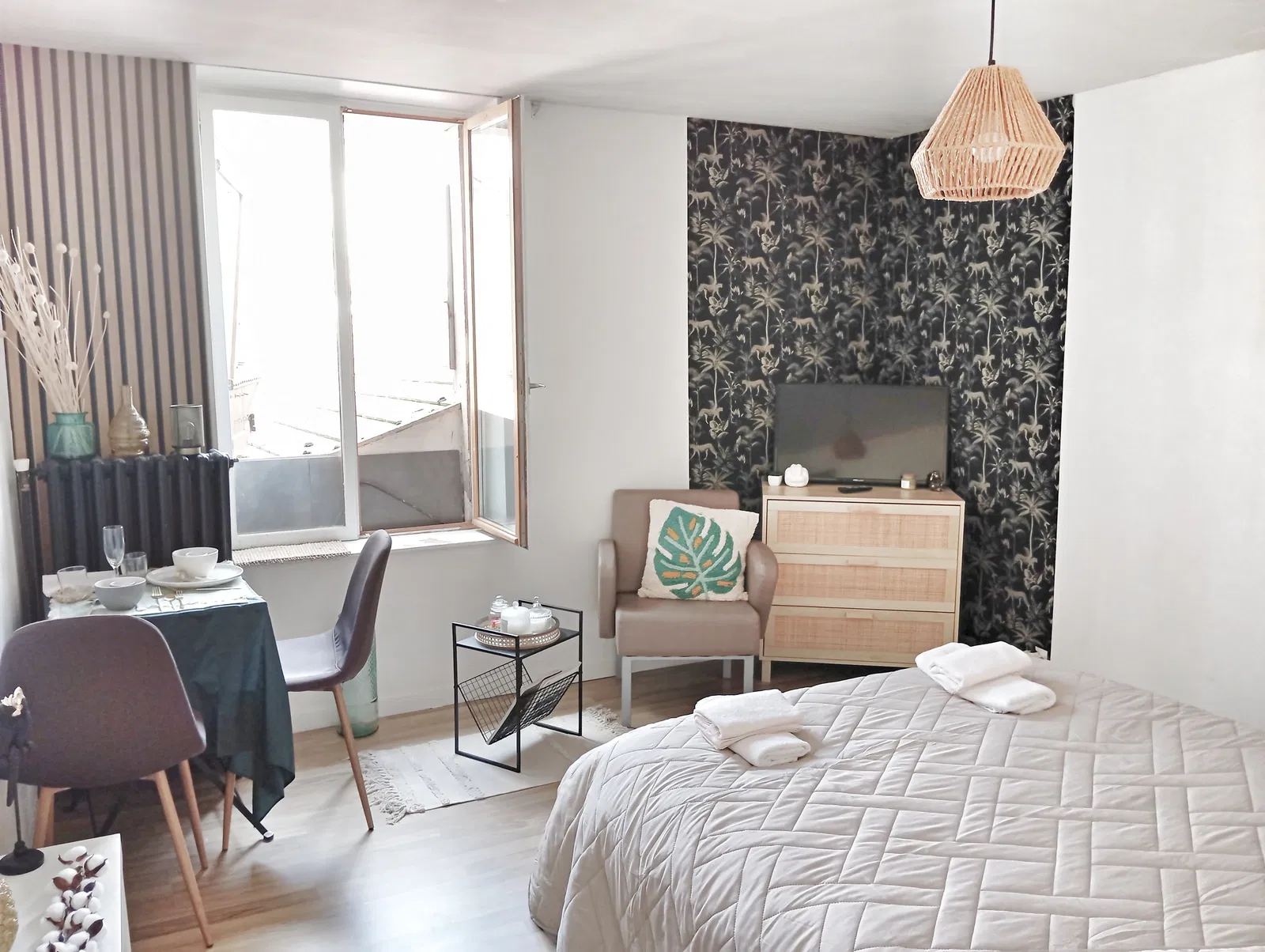 Room Place Delahaye in Charly-sur-Marne