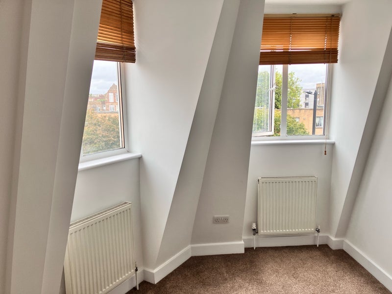 Room Holloway Road in Greater London