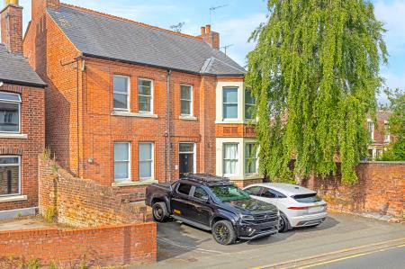 Flat Chapel Street in Wrexham