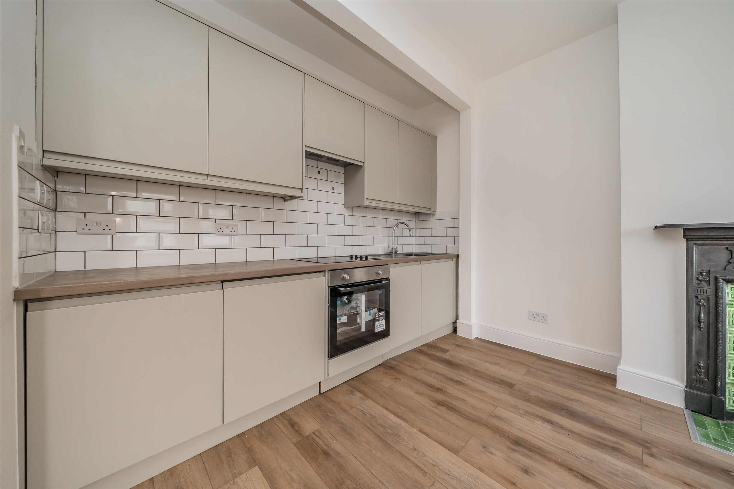 Flat Denzil Road in Greater London