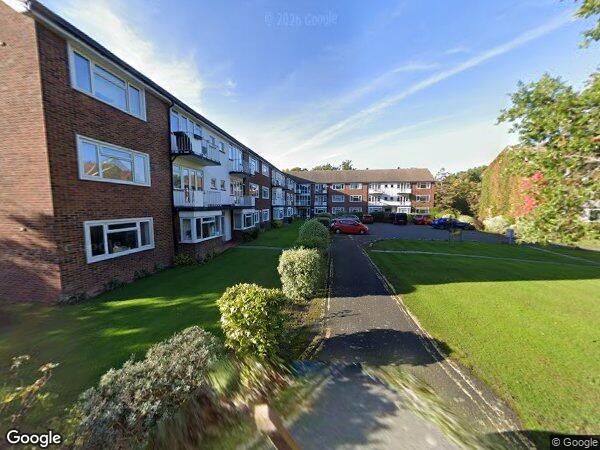 Flat Lovelace Gardens in Greater London