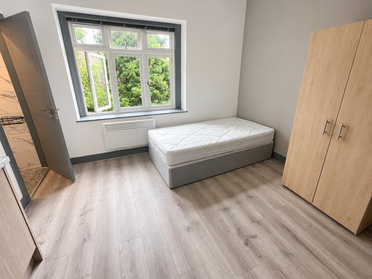 Flat Corkran Road in Greater London