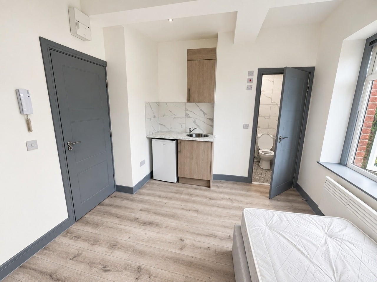 Flat Corkran Road in Greater London