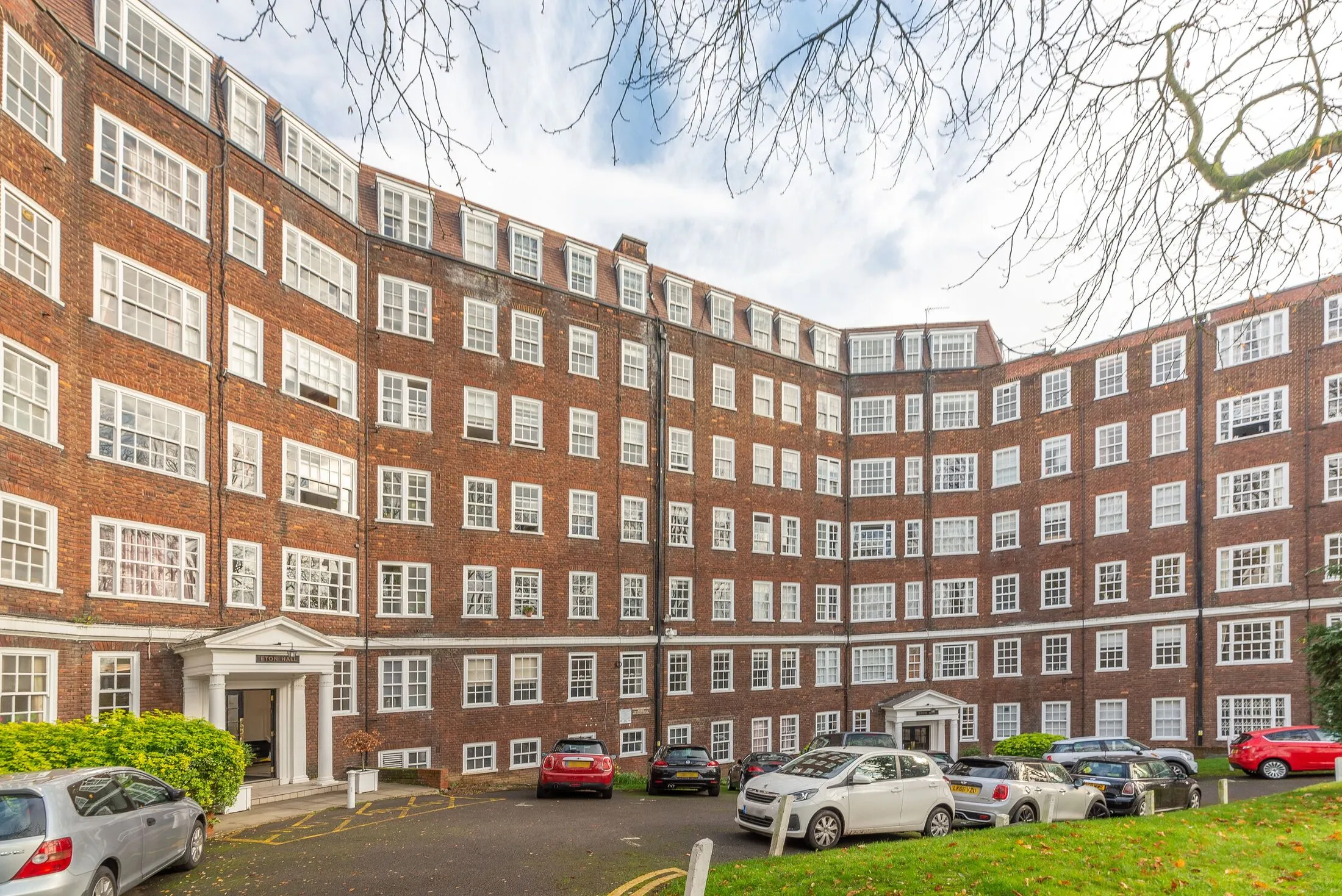 Flat Eton College Road in Greater London