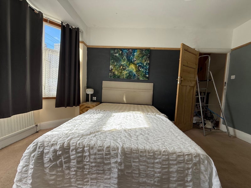 Room Cedar Road in Greater London